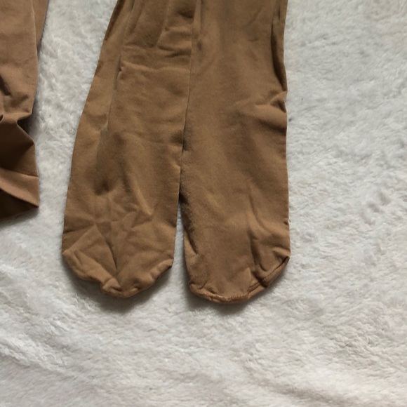 Never worn, soft tan tights (for dancers) - Picture 3 of 3